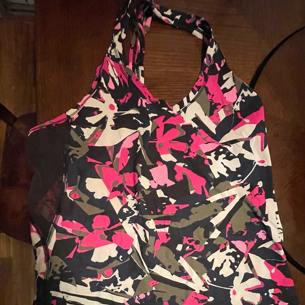 Lululemon work our tank